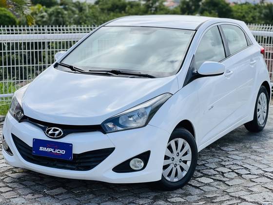 HYUNDAI HB20 1.0 COMFORT PLUS 12V FLEX 4P MANUAL HYUNDAI HB20 1.0 COMFORT PLUS 12V FLEX 4P MANUAL